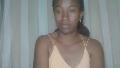 Snapshot of minouch211907 chatting on 17, 11, 2025 minouch211907 online show from 17, 11, 2025