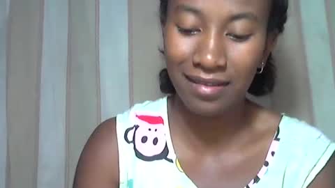 Snapshot of minouch211907 chatting on 19, 11, 2025 minouch211907 online show from 19, 11, 2025