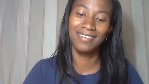 Snapshot of minouch211907 chatting on 1, 12, 2025 minouch211907 online show from 1, 12, 2025