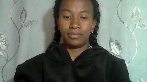 minouch211907 online show from 12, 3, 2026