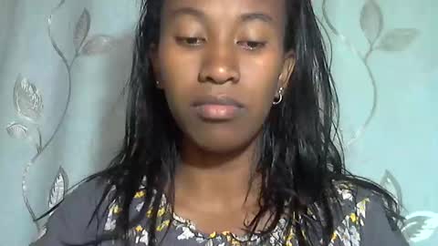 minouch211907 online show from 6, 4, 2026