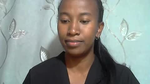 minouch211907 online show from 7, 4, 2026