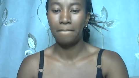 Snapshot of minouch211907 chatting on 19, 4, 2026 minouch211907 online show from 19, 4, 2026