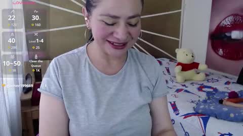 Snapshot of mira_valen chatting on 11, 10, 2025 Vicky online show from 11, 10, 2025