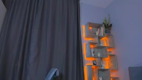 Mira  follow my fansly  online show from 24, 5, 2026