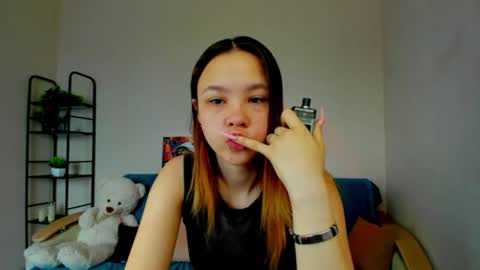 Snapshot of miranda_holms chatting on 4, 7, 2026 miranda_holms online show from 4, 7, 2026