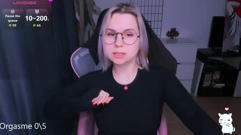 Kira online show from 10, 4, 2026