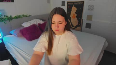 Snapshot of mireyalin chatting on 19, 5, 2026 Mireya online show from 19, 5, 2026