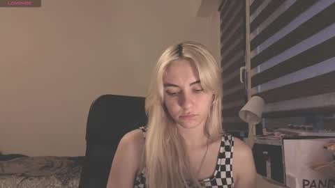 Snapshot of misa_0 chatting on 4, 11, 2025 misa_0 online show from 4, 11, 2025