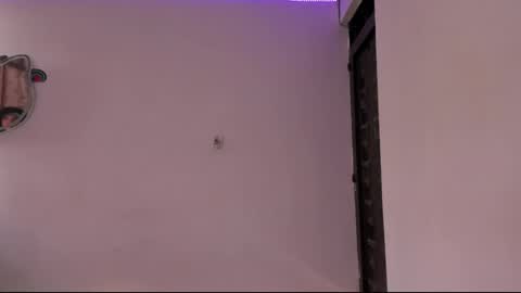 Misa Independent model online show from 8, 1, 2025