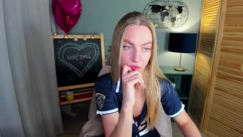 mishapallmer online show from 6, 10, 2025