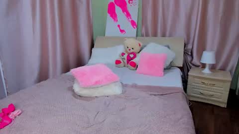 Snapshot of mishapallmer chatting on 5, 7, 2026 mishapallmer online show from 5, 7, 2026