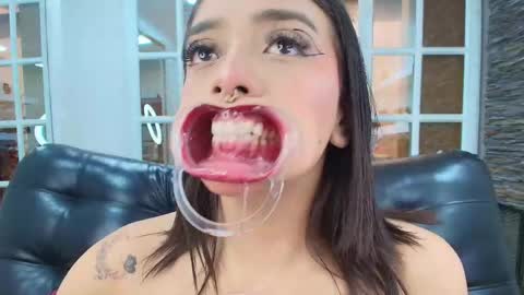 Sabrina online show from 22, 12, 2025