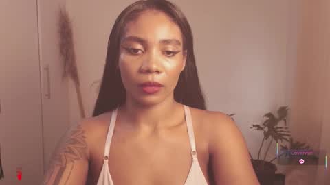 Snapshot of miss_benz chatting on 12, 11, 2025 miss_benz online show from 12, 11, 2025