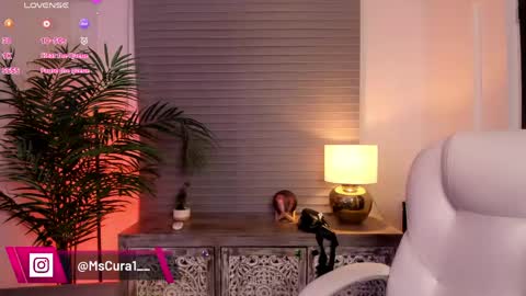 Snapshot of miss_curazao chatting on 26, 5, 2026 CANDELA CASTRO online show from 26, 5, 2026