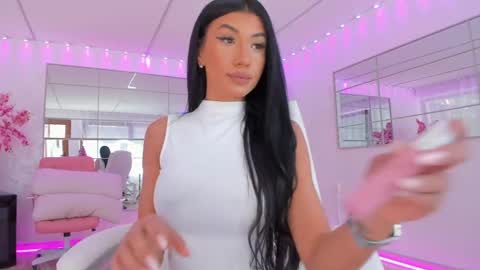 miss_diamond__ online show from 27, 4, 2026