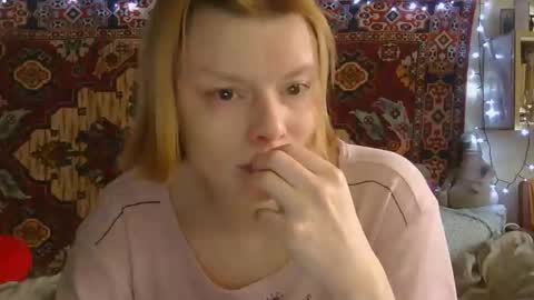 Snapshot of miss_elistia_ chatting on 27, 4, 2026 Elis online show from 27, 4, 2026