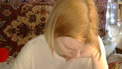 Snapshot of miss_elistia_ chatting on 28, 5, 2026 Elis online show from 28, 5, 2026