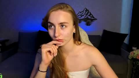Snapshot of miss_emily19 chatting on 20, 6, 2026 Emily online show from 20, 6, 2026