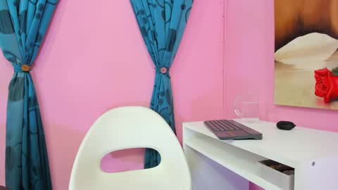 Monica Patricia online show from 10, 2, 2025