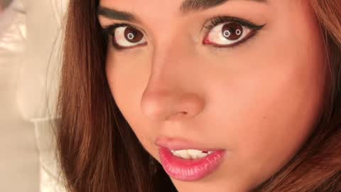  Elisabeth  IG galax xxia       online show from 7, 1, 2025