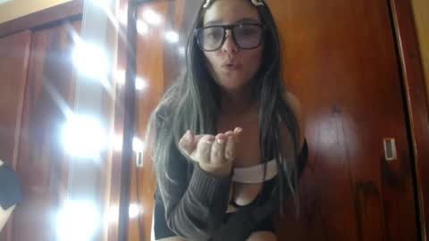 Snapshot of miss_lilieth chatting on 17, 5, 2026 lilieth online show from 17, 5, 2026
