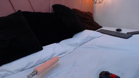 mia online show from 17, 11, 2025