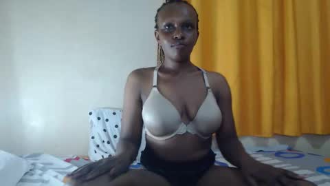 Snapshot of miss_reina21 chatting on 27, 4, 2026 Reina online show from 27, 4, 2026