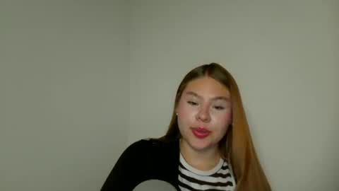 Snapshot of miss_sophie1 chatting on 7, 5, 2026 sophi 3 online show from 7, 5, 2026