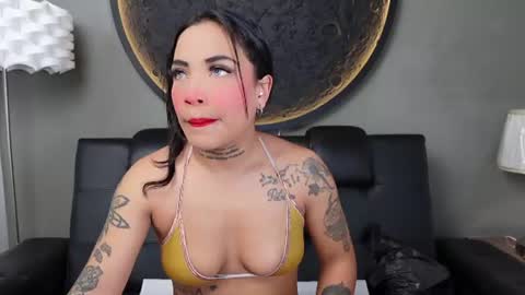 Snapshot of miss_vaiolette chatting on 17, 7, 2026 Vaiolette online show from 17, 7, 2026
