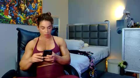 Alesyamuscledoll online show from 29, 4, 2026