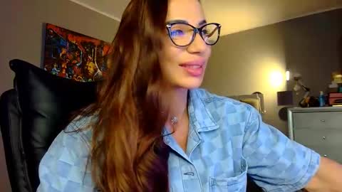 Alesyamuscledoll online show from 24, 5, 2026