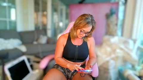 MissBehavinxoxo online show from 22, 10, 2025