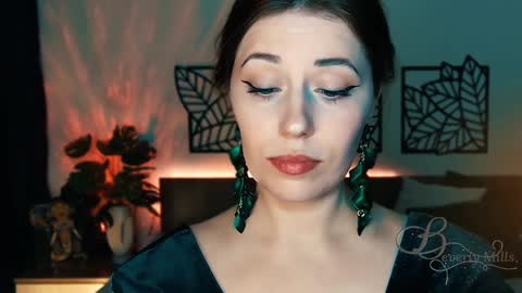 Snapshot of missbeverlymills chatting on 24, 1, 2025 The divine Beverly online show from 24, 1, 2025