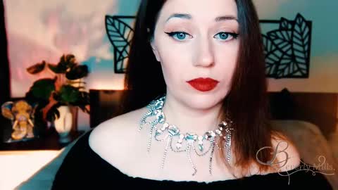 Snapshot of missbeverlymills chatting on 1, 3, 2025 The divine Beverly online show from 1, 3, 2025