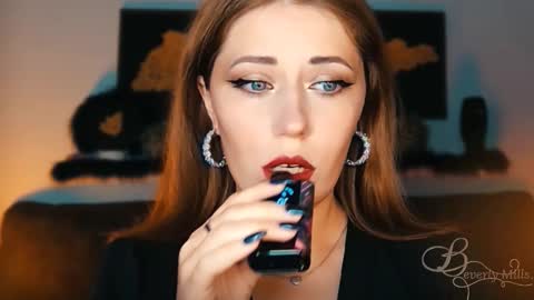 Snapshot of missbeverlymills chatting on 17, 9, 2025 The divine Beverly online show from 17, 9, 2025