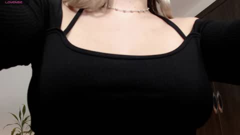 Snapshot of missblair12 chatting on 13, 2, 2025 MissBlair online show from 13, 2, 2025