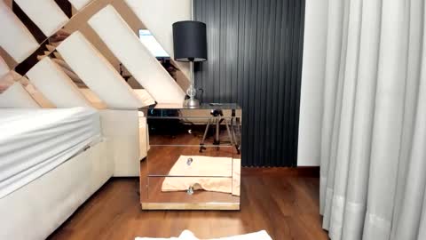 Sara Vanegas online show from 13, 4, 2026