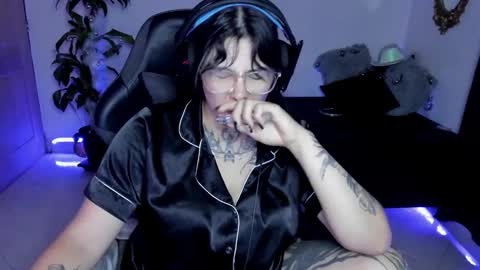 Snapshot of misscharlottte_18 chatting on 24, 12, 2024 Missy Charlottte.  Hey remember to give me a thumbs up ty online show from 24, 12, 2024