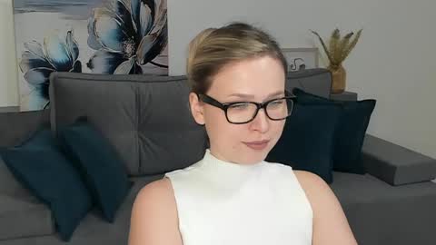 Miss Darina Ross online show from 13, 1, 2025