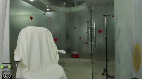 Miss Domina online show from 17, 4, 2026