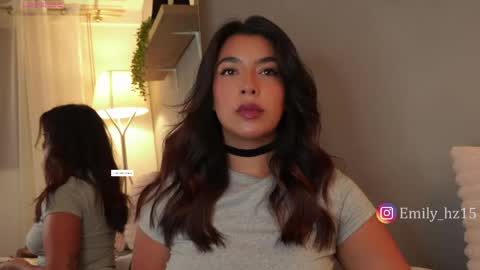 Snapshot of missemily_11 chatting on 28, 5, 2026 Yuliana online show from 28, 5, 2026