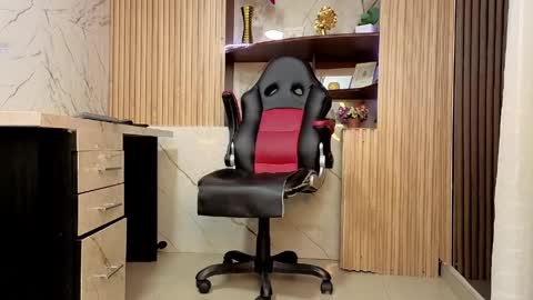 Escarlet online show from 28, 3, 2026