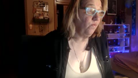 Snapshot of misskittyfox chatting on 13, 1, 2025 MissKittyFox online show from 13, 1, 2025