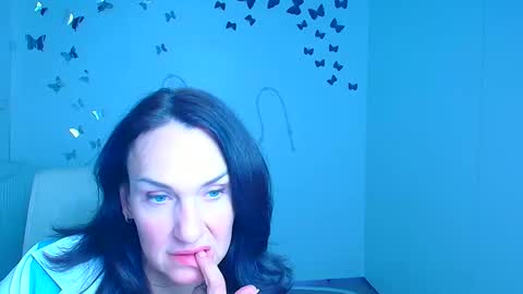 Christina online show from 5, 4, 2026