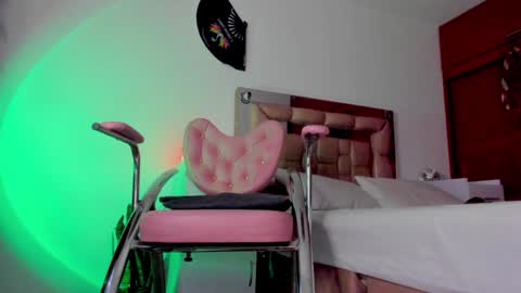 Snapshot of misslucye_robbie chatting on 15, 12, 2024 Lucye Robbie online show from 15, 12, 2024