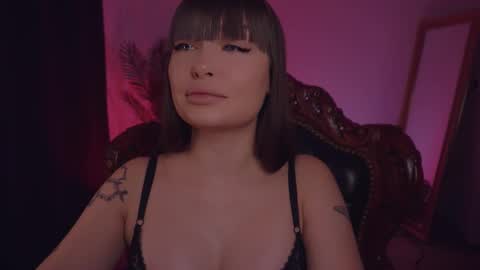 Snapshot of missmerciless chatting on 19, 2, 2025 LUXXANDRA online show from 19, 2, 2025