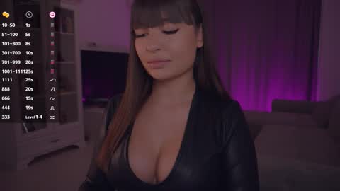 Snapshot of missmerciless chatting on 23, 11, 2025 LUXXANDRA online show from 23, 11, 2025