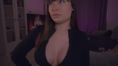 Snapshot of missmerciless chatting on 4, 3, 2026 LUXXANDRA online show from 4, 3, 2026