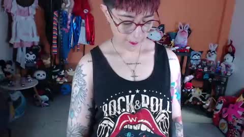 Snapshot of missmia2 chatting on 11, 7, 2026 Miss Mia online show from 11, 7, 2026